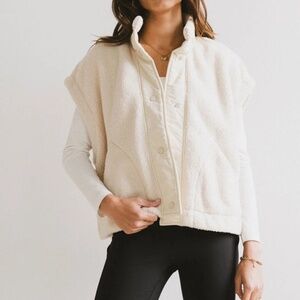NWOT Women's Stitch + Feather Winter Fall Cream Sherpa Vest Jacket